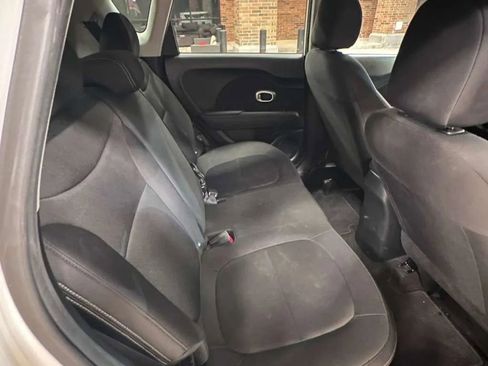 Used 2016 Kia Soul FWD image 12