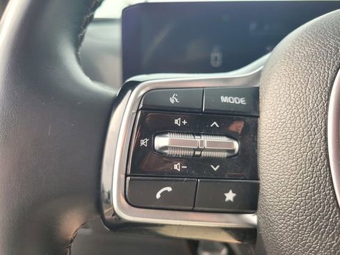 Used 2024 Kia Sorento S image 28