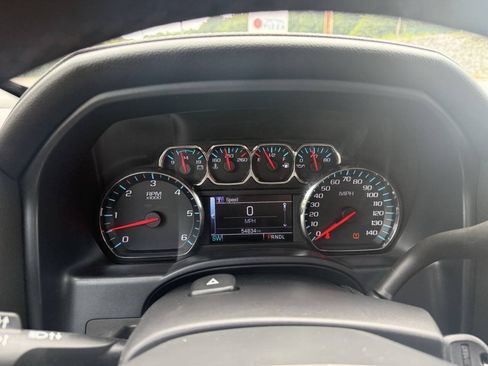 Used 2018 GMC Sierra 1500 SLE w/ SLE Value Package AWD/4WD image 8