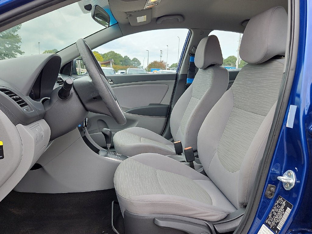 Used 2017 Hyundai Accent SE FWD image 16