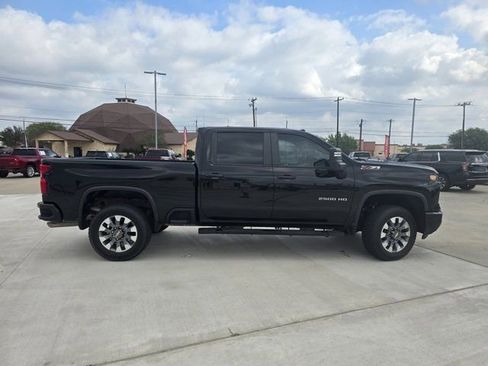 Used 2024 Chevrolet Silverado 2500 Custom w/ Custom Value Package AWD/4WD image 2