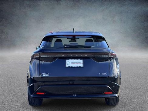 Used 2023 Nissan Ariya AWD image 5