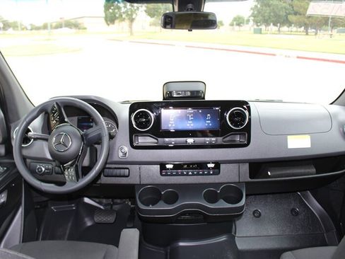 Used 2026 Mercedes-Benz Sprinter 2500 image 15