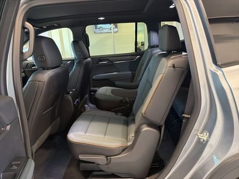 Used 2025 GMC Acadia AT4 w/ LPO, Floor Liner Package AWD/4WD image 19