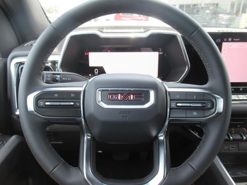 New 2026 GMC Canyon Elevation w/ Convenience Package RWD image 25