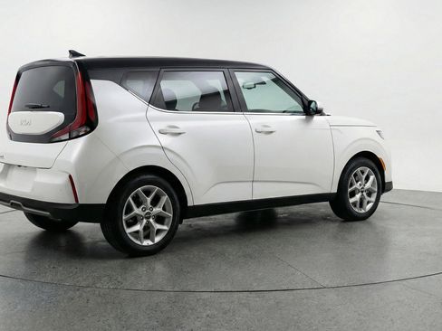 Used 2025 Kia Soul LX w/ LX Technology Package image 9