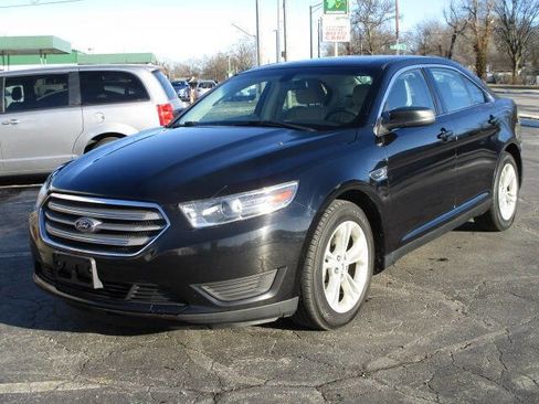 Used 2017 Ford Taurus SE image 19