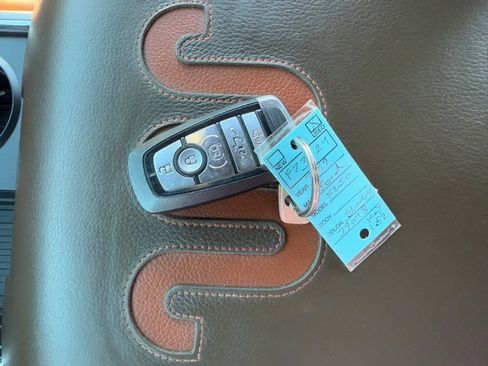 Used 2019 Ford F250 King Ranch w/ Chrome Package image 44