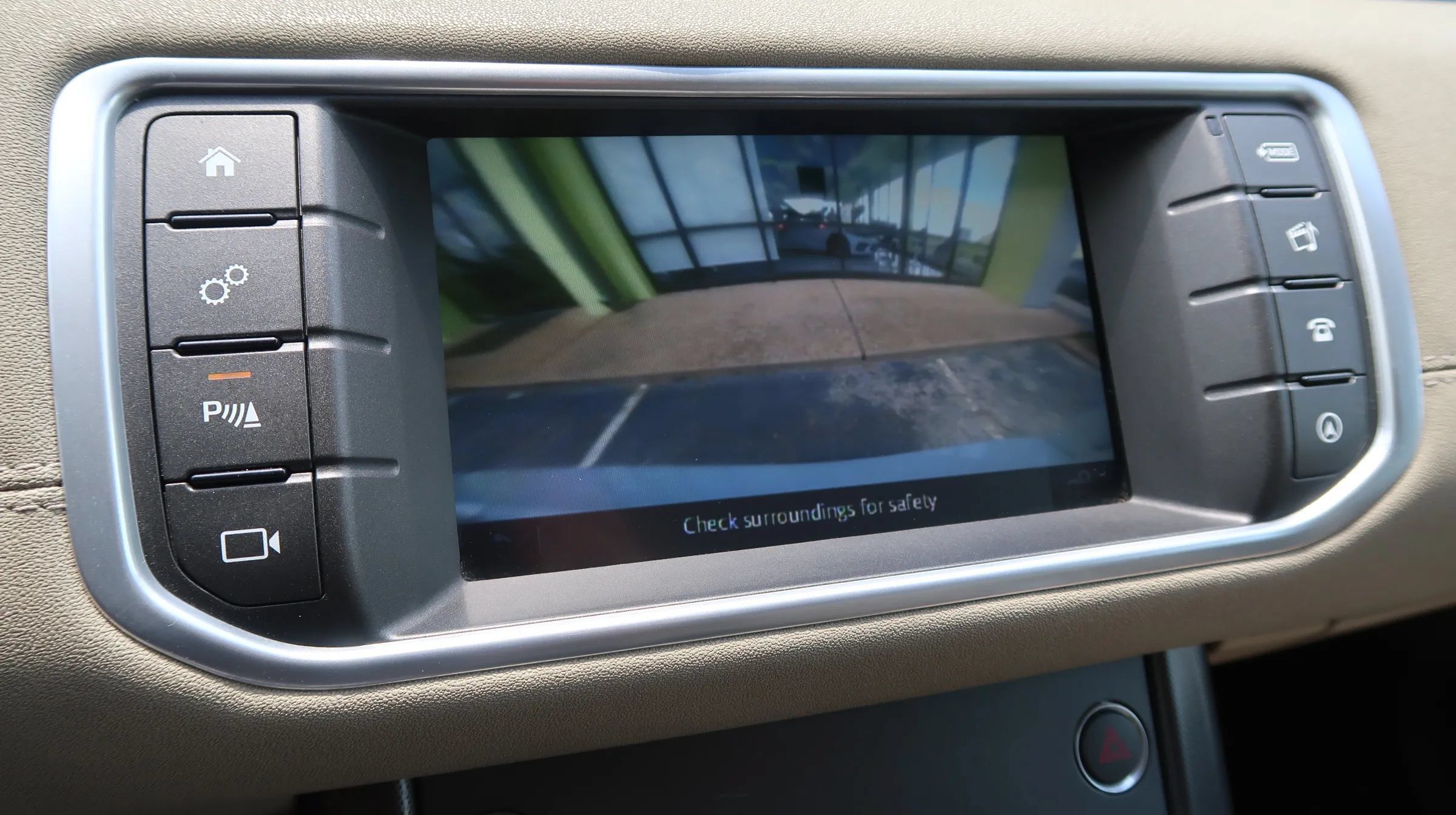 Used 2019 Land Rover Range Rover Evoque AWD/4WD image 42