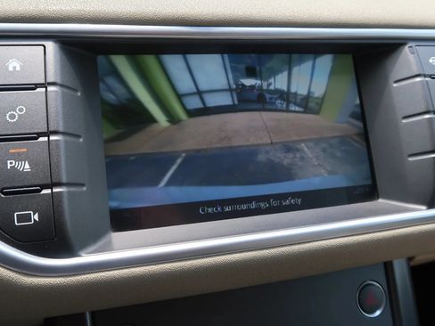 Used 2019 Land Rover Range Rover Evoque AWD/4WD image 42