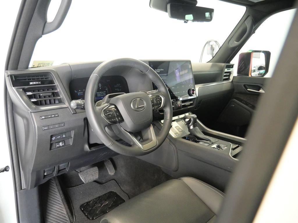 Certified 2024 Lexus GX 550 w/ Accessory Package (Z1) AWD/4WD image 13