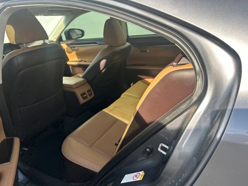 Used 2017 Lexus ES 350 w/ Premium Package FWD image 18