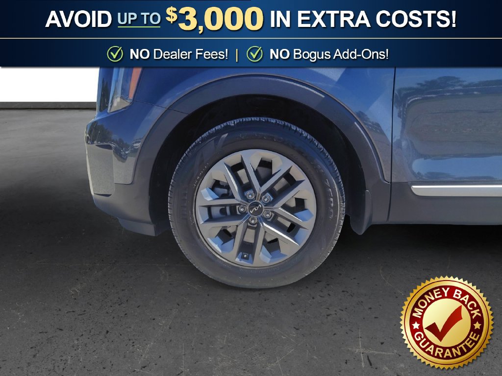 Used 2024 Kia Telluride LX FWD image 13