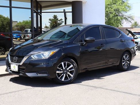 Used 2021 Nissan Versa SV FWD image 2