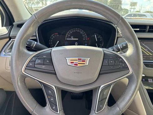 Used 2018 Cadillac XT5 Luxury w/ Driver Awareness Package image 26