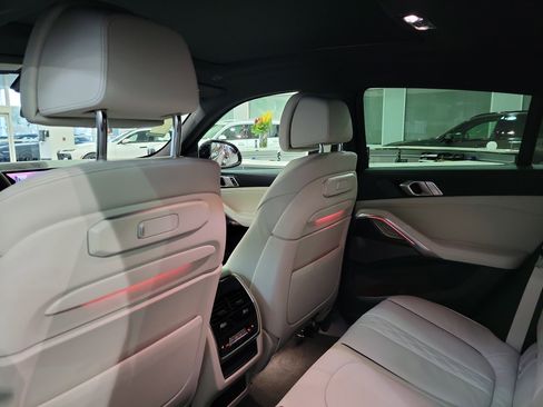 New 2026 BMW X6 xDrive40i w/ Climate Comfort Package image 11