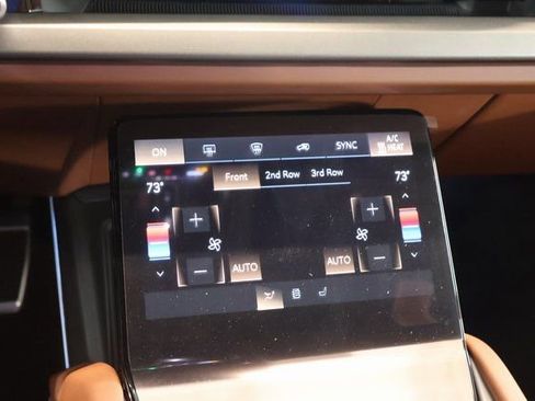 New 2026 Cadillac Vistiq Platinum image 19