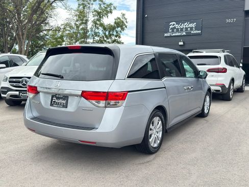 Used 2016 Honda Odyssey SE image 4