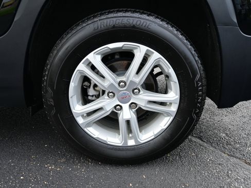 Used 2023 GMC Terrain SLE w/ Driver Convenience Package AWD/4WD image 10