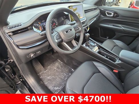 New 2025 Jeep Compass Latitude w/ Sun & Sound Group image 17