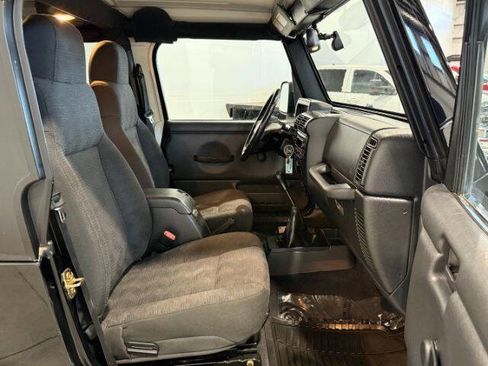 Used 2005 Jeep Wrangler Unlimited Rubicon image 13