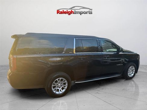 Used 2017 GMC Yukon XL SLT AWD/4WD image 18