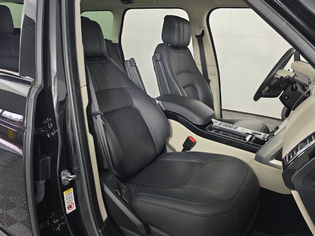 Used 2020 Land Rover Range Rover HSE AWD/4WD image 32
