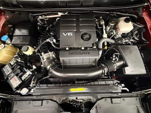 Used 2022 Nissan Frontier SV AWD/4WD image 16