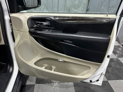 Used 2015 RAM C/V Tradesman w/ UConnect Hands-Free Group image 26