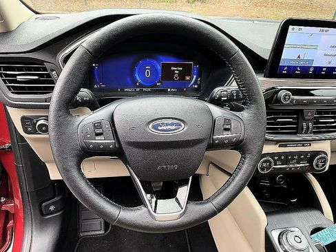 Used 2020 Ford Escape Titanium FWD image 13