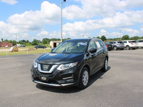 Used 2017 Nissan Rogue S FWD image 4