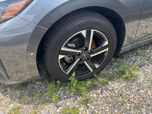 Used 2025 Nissan Sentra SV FWD image 24