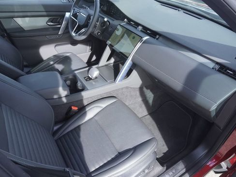 Used 2025 Land Rover Discovery Sport Dynamic SE image 22