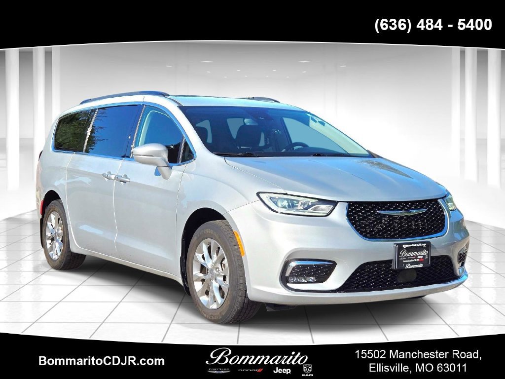 Used 2022 Chrysler Pacifica Touring-L AWD/4WD image 1