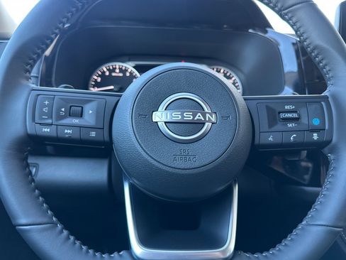 New 2025 Nissan Pathfinder SV image 21