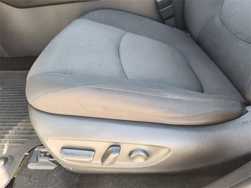 Used 2019 Toyota RAV4 XLE image 18