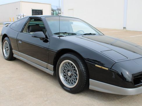 Used 1987 Pontiac Fiero GT RWD image 26