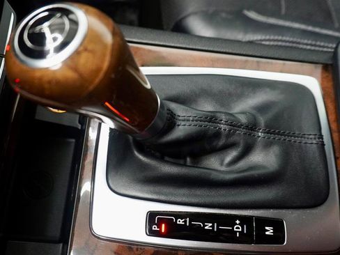 Used 2011 Mercedes-Benz E 550 Cabriolet image 21