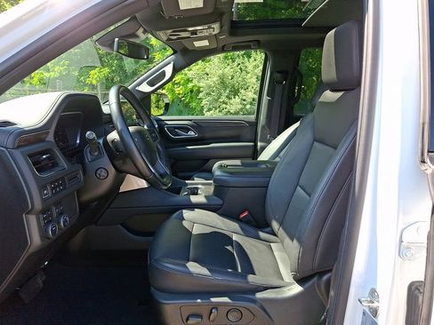Used 2023 Chevrolet Tahoe Z71 w/ Luxury Package AWD/4WD image 20