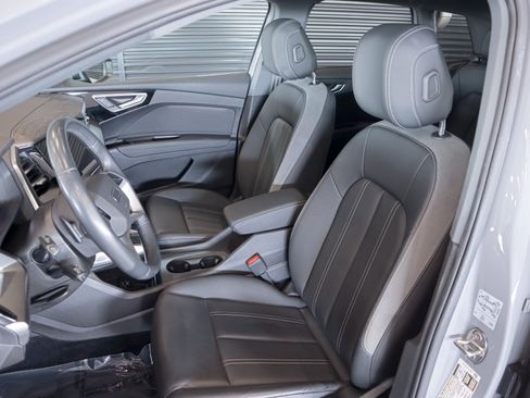 Used 2023 Audi Q4 e-tron Premium Plus w/ Premium Plus RWD image 8