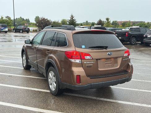 Used 2012 Subaru Outback 2.5i Limited w/ Moonroof Pkg AWD/4WD image 3