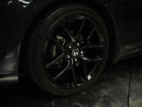 Used 2023 Honda Civic Sport image 3