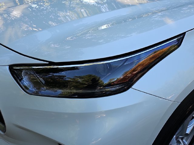 Used 2021 Toyota Highlander L AWD/4WD image 28
