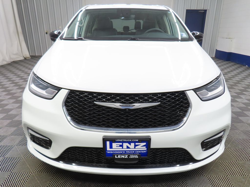 Used 2024 Chrysler Pacifica Limited FWD image 44