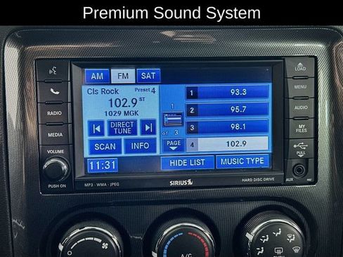 Used 2010 Dodge Challenger R/T RWD image 27