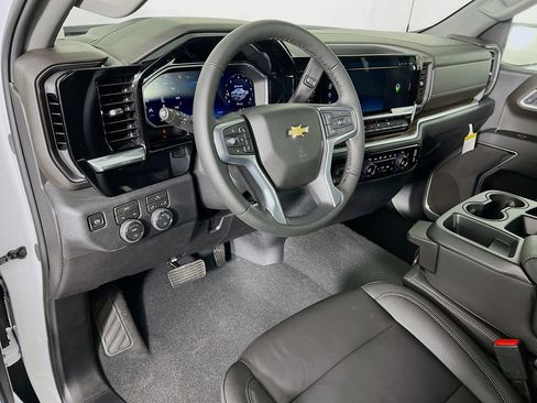 New 2026 Chevrolet Silverado 1500 LT w/ Leather Package AWD/4WD image 9