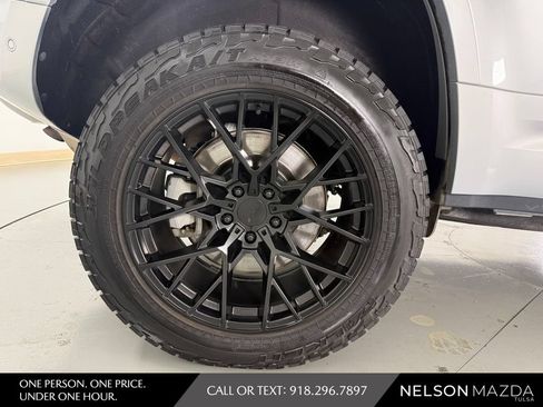 Used 2022 Land Rover Defender 110 XS Edition AWD/4WD image 14