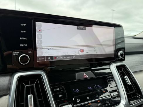 Certified 2022 Kia Sorento SX Prestige w/ Panoramic Sunroof Package AWD/4WD image 29