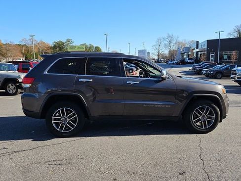 Used 2019 Jeep Grand Cherokee Limited image 24