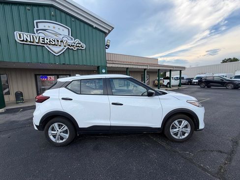 Used 2023 Nissan Kicks S FWD image 2